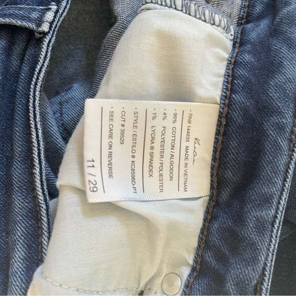 KanCan women’s High Rise Flared Jeans estilo distressed size 11/29 petite - Picture 8 of 10